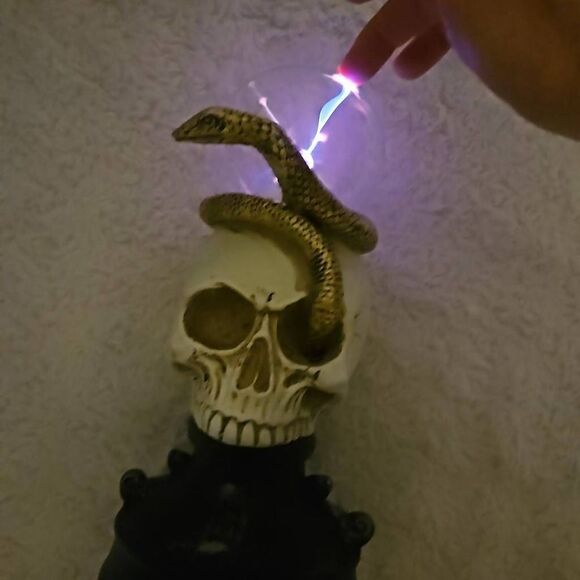 New in Box Plasma Globe Skull and Snake Interactive Halloween Decoration - Picture 1 of 12